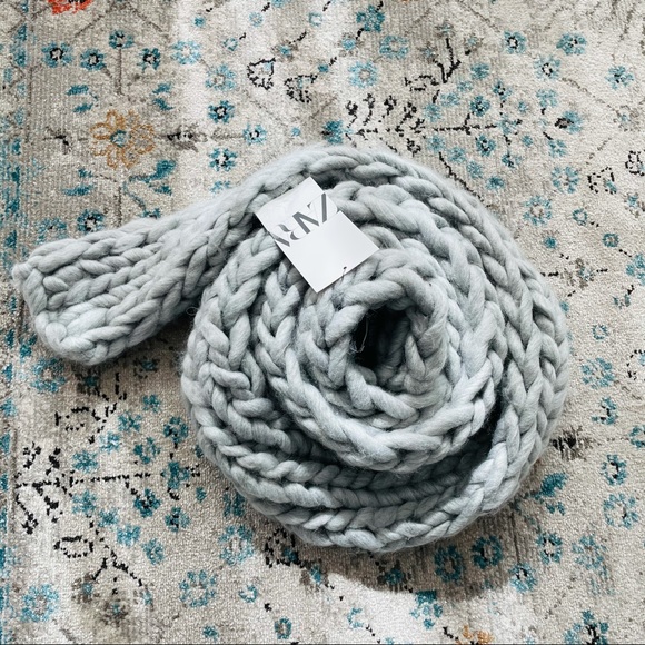 ZARA WOOL BLEND SCARF IN LIGHT GRAY - Picture 5 of 6